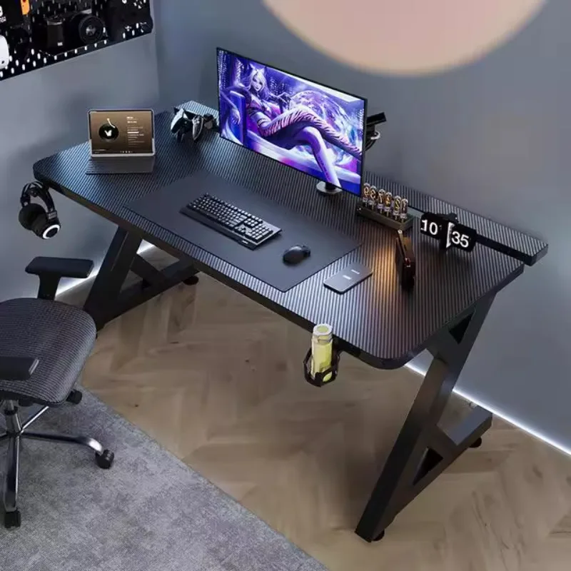 Q Minimalistische zwarte compu - Desk Setup Art recensie en prijs